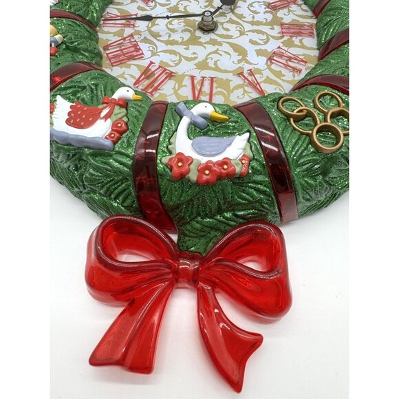 Avon 12 Days of Christmas Musical Wreath Clock 2008 Red Bow Music Lights READ - Picture 6 of 8